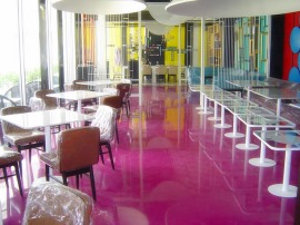 广州店铺地板装修采用环氧地坪漆 特色创意风格多样 环保美观